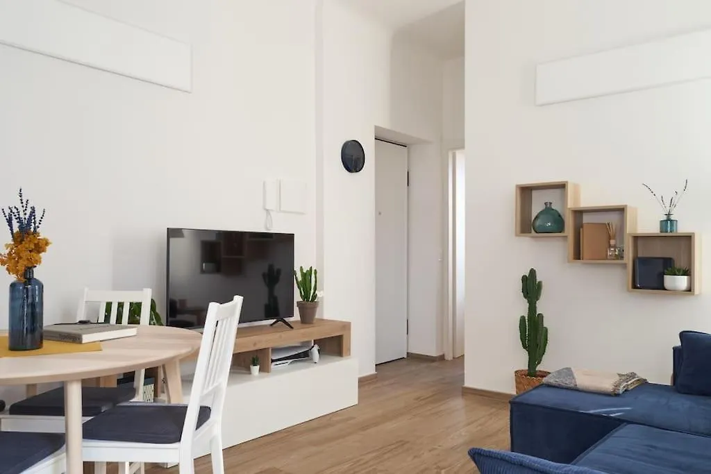 La Maison Blue, Between Portello-Fiera-Mico-Citylife Milan Apartment