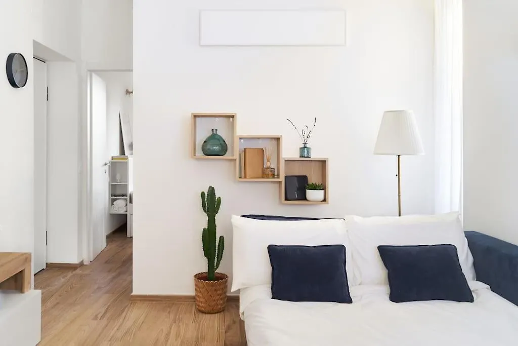 La Maison Blue, Between Portello-Fiera-Mico-Citylife Milan